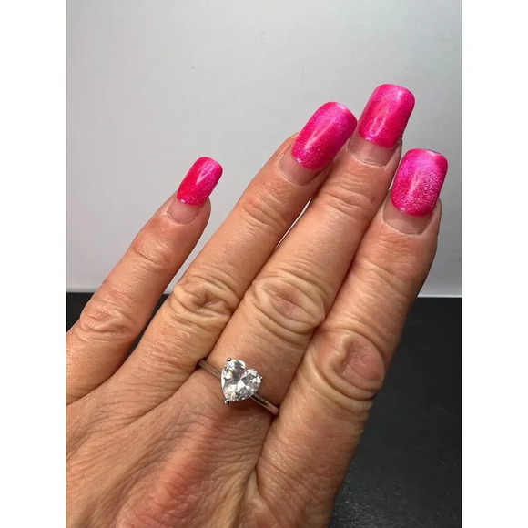Cubic zirconia heart ring in sterling silver size 9 - Picture 3 of 11
